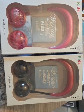 Kids Wearable Wireless Neck Fan 2-pack.
